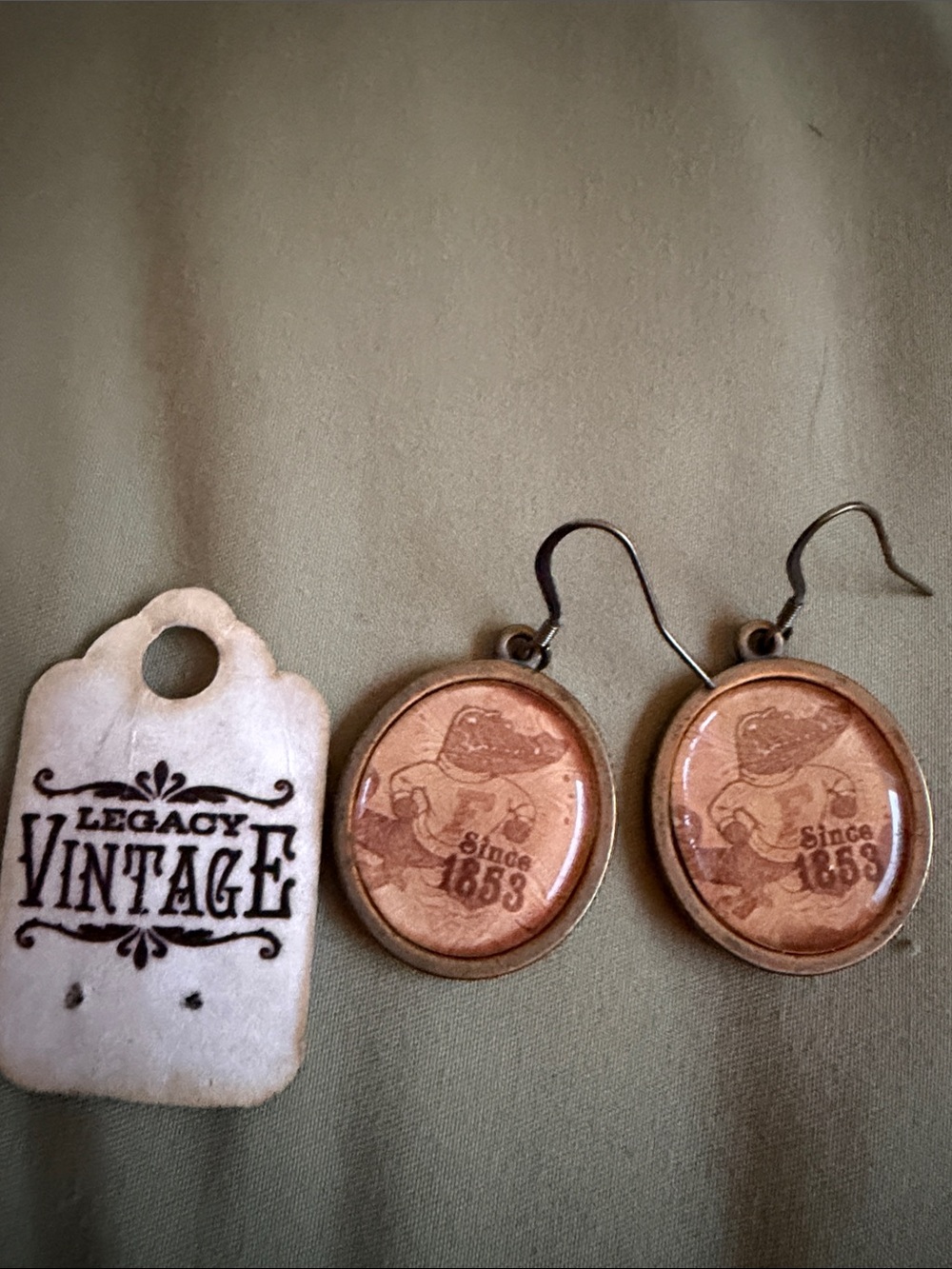 Vintage Style 'Since 1853' Round Dangle Earrings - Brown. Florida Gator 🐊